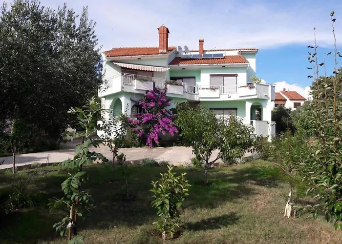 شقة - Three Bedroom Kožino