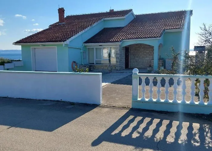 - Three Bedroom شقة Kožino